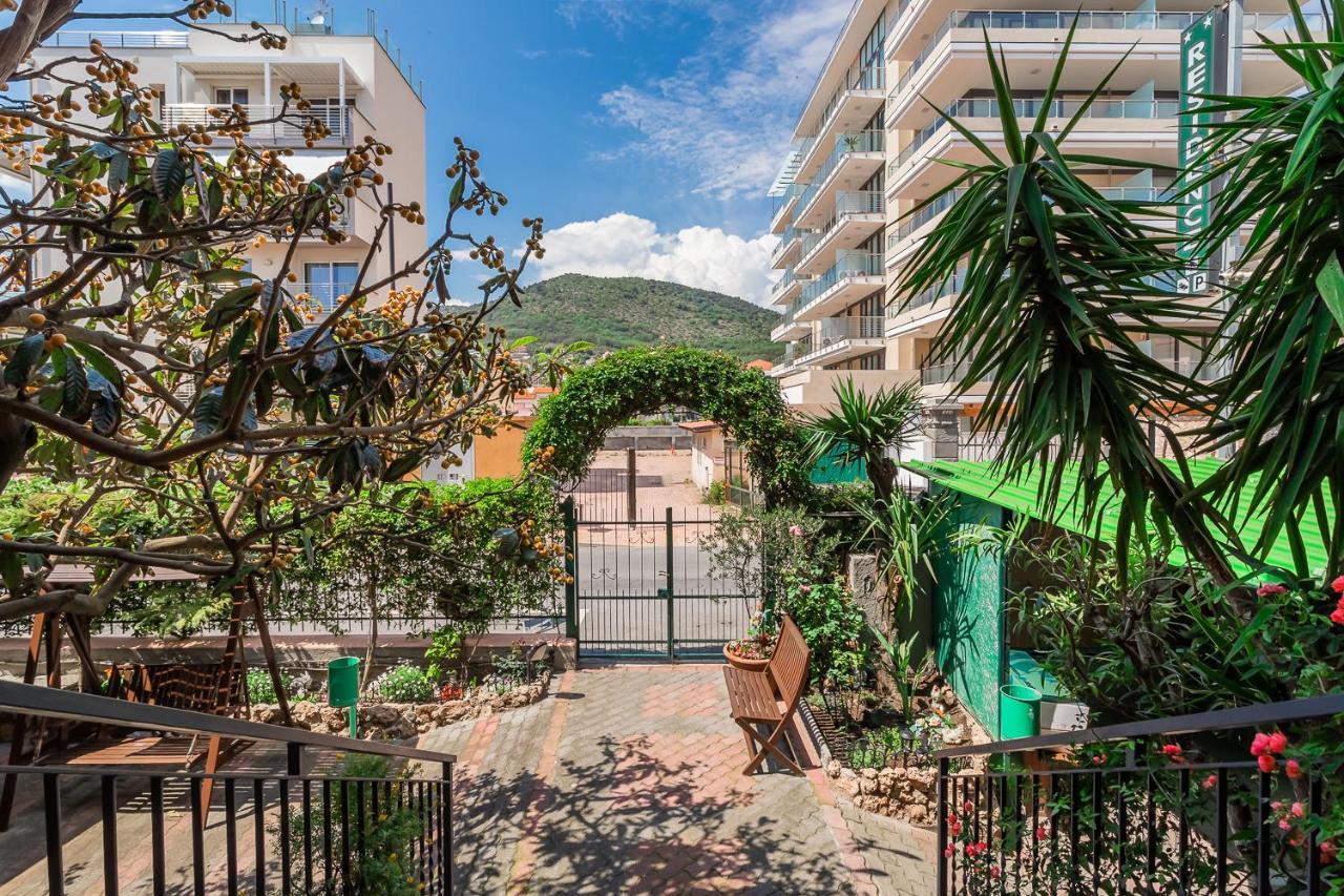 Residence Villa Alda Пьетра-Лигуре Экстерьер фото